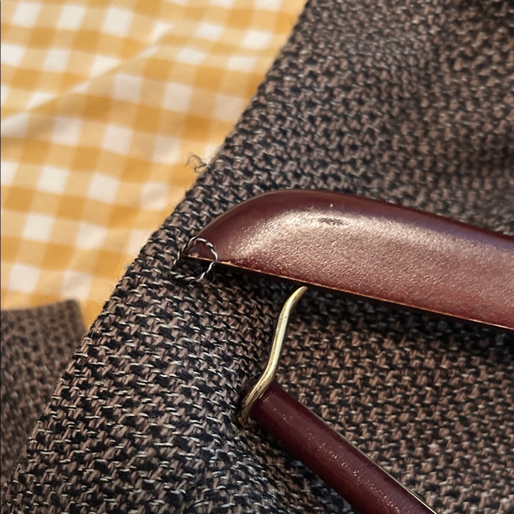 Men's Brown Textured Sport Coat - Tailored Single-Breasted Blazer - Picture 14 of 15